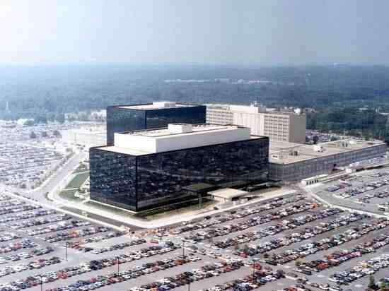 Сноуден рассказал в мемуарах о фейсбуке для ЦРУшников
