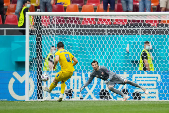 Руслан Малиновский не реализовал пенальти