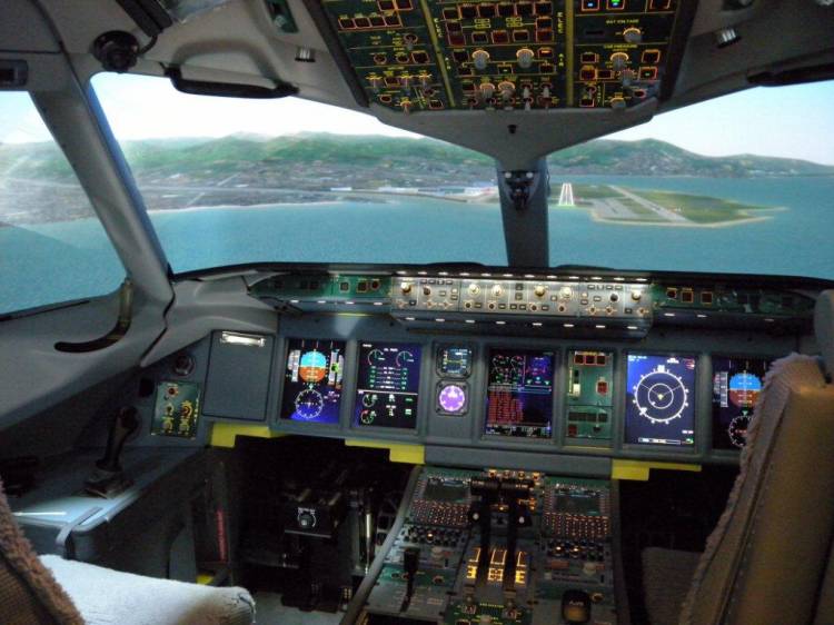 Первому полету российского Sukhoi Superjet 100 сегодня исполнилось 15 лет