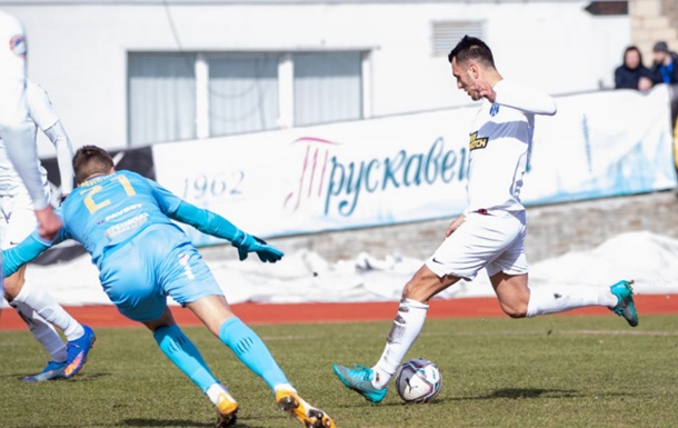 Десна на выезде разгромила Рух