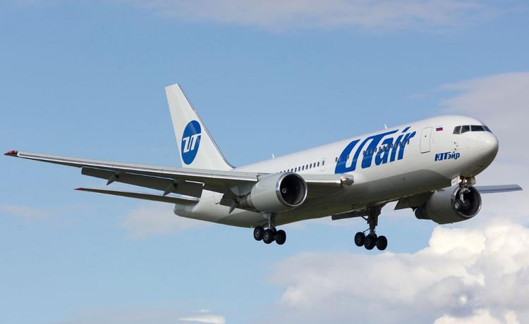 Пассажирам Utair предложат новогодние обеды и ужины на борту