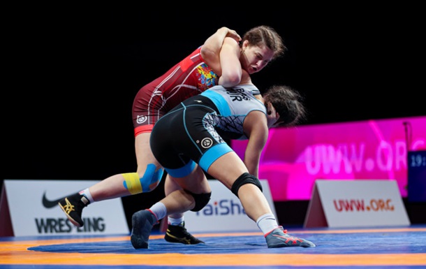 Украинки выиграли две бронзы и вышли в три финала на ЧЕ по борьбе
