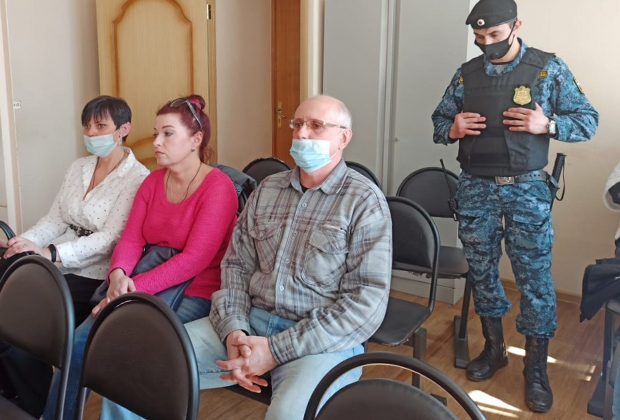 Обвиняемые во время оглашения приговора. Вадим Колченко — в центре