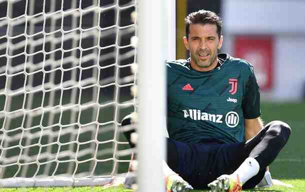 Буффон рассказал, как долго планирует играть