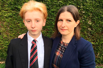 Джейкоб Ли-Стоукс (слева)