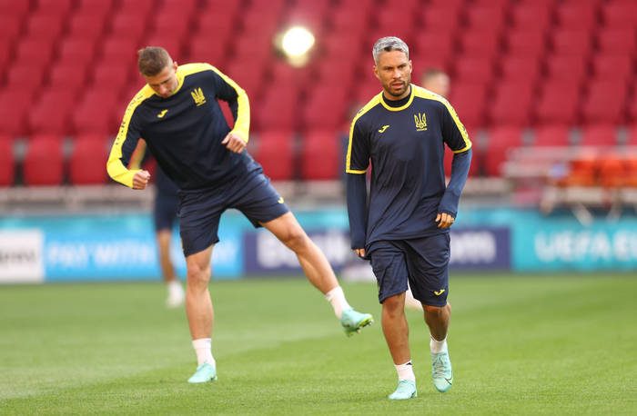 Марлос на тренировке сборной Украины