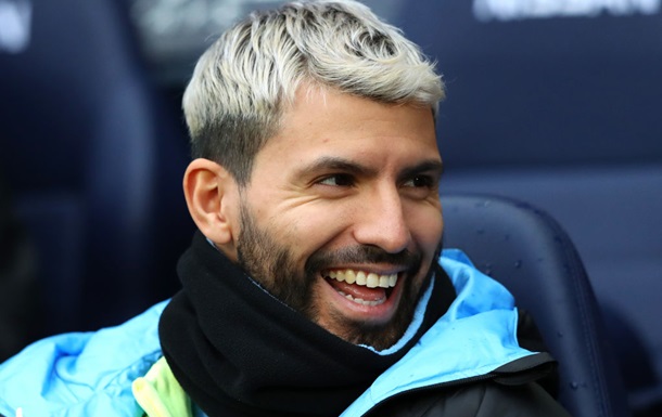 Барселона объявила о подписании Агуэро