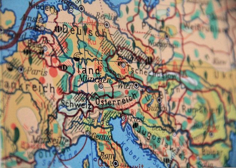 Европа закрывает все больше внутренних границ для борьбы с нелегалами