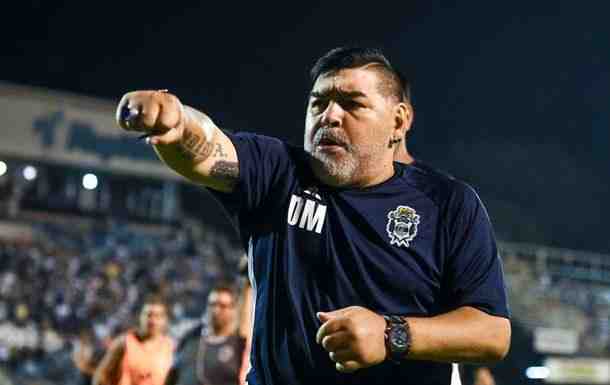 Марадона успешно перенес операцию на мозге