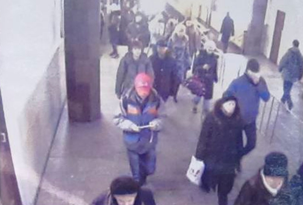 Записи с камер наблюдения, зафиксировавшие Тихонова после убийства Маркелова и Бабуровой 19 января 2009 года