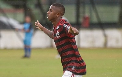 Днепр-1 сделал предложение вингеру Фламенго