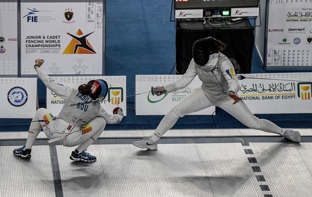 Сборная Украины по фехтованию на рапире завоевала бронзу юниорского ЧМ