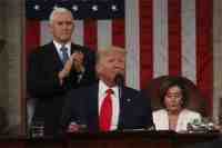 Дональд Трамп выступает в конгрессе США.