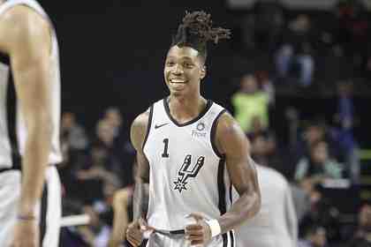 Лонни Уокер