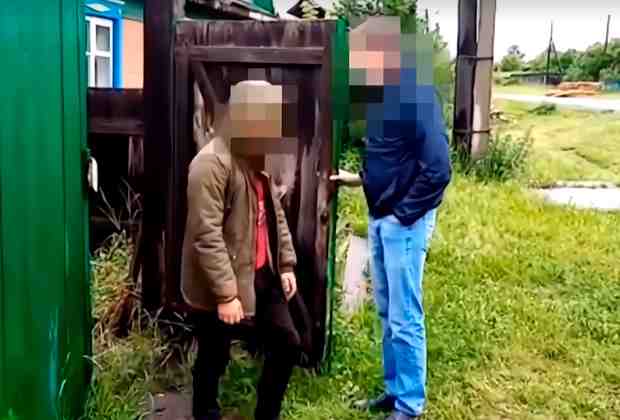 14-летний Дмитрий Иванов, подозреваемый в убийстве Марины Халиловой (слева)