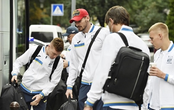 Сборная Украины отправилась в Казахстан