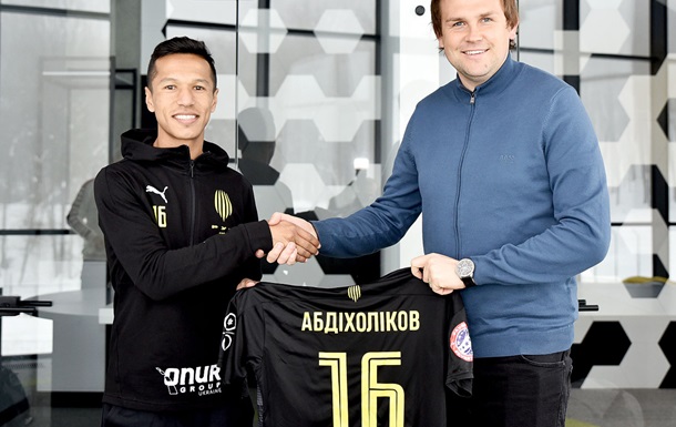 Рух подписал нападающего сборной Узбекистана