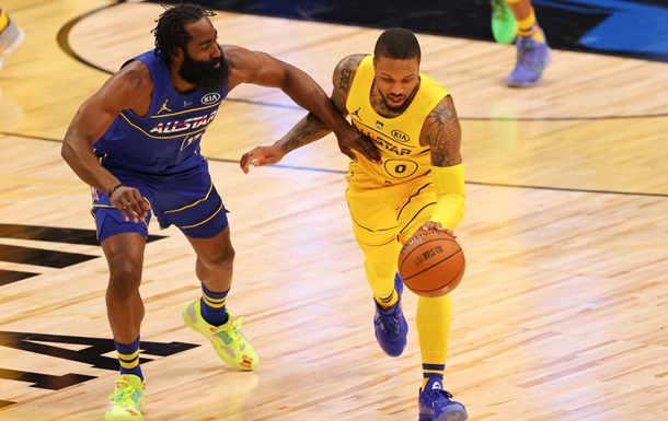 Команда Леброна выиграла у команды Дюрэнта в Матче всех звезд