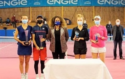 Завацкая потерпела поражение в финале парного турнира во Франции