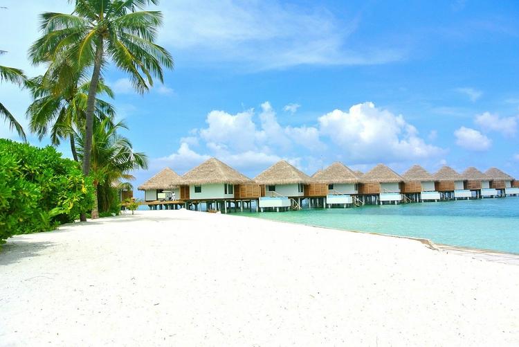Мальдивы закрыли границы для богатых туристов из Южной Азии