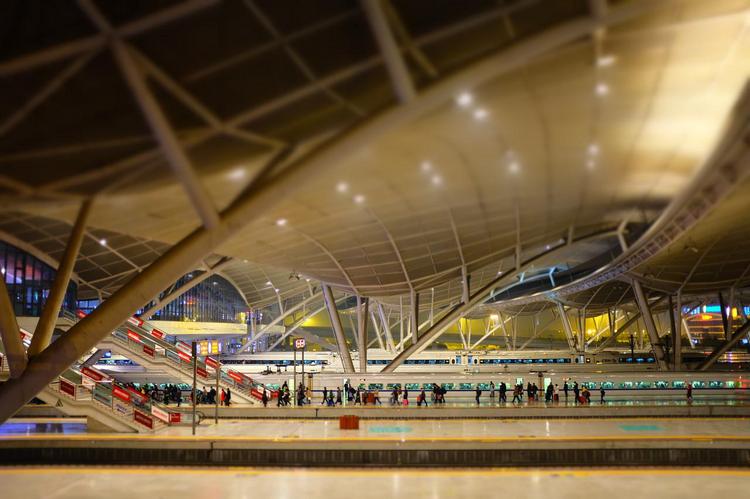 Крупнейший железнодорожный вокзал Азии вновь открылся после 12-летней реконструкции