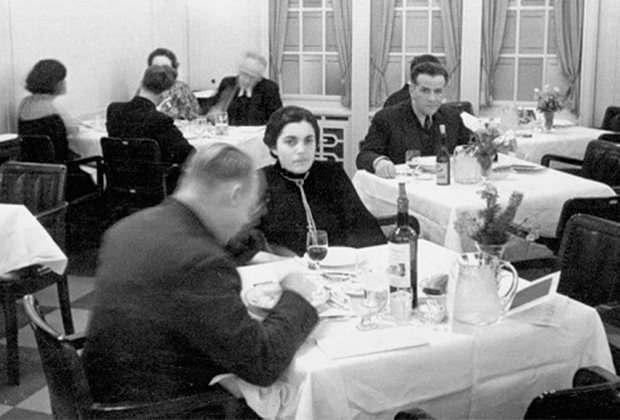 Елизавета и Василий Зарубины на пароходе «Бремен». Германия, 1936 год