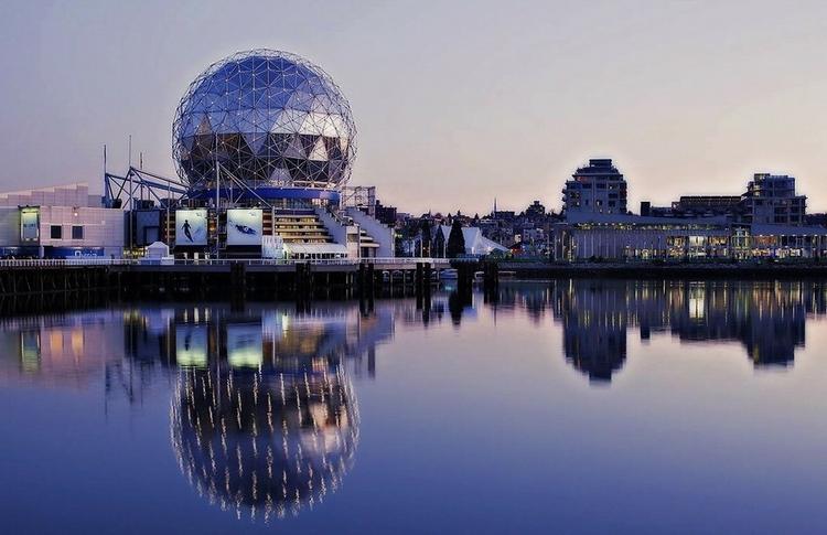 Канада продлила требование о вакцинации иностранцев для въезда в страну