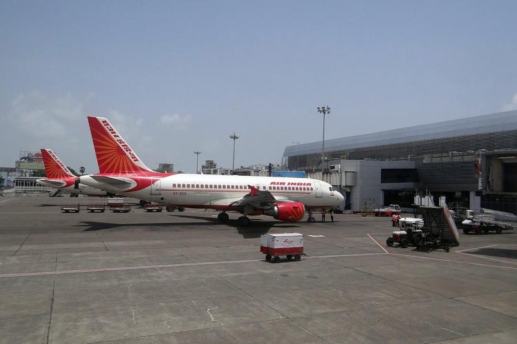 Обремененная долгами государственная авиакомпания Air India получила нового руководителя