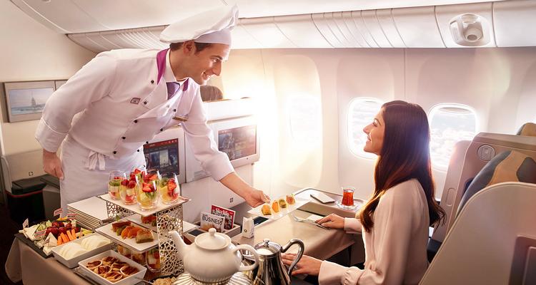 Turkish Airlines возвращает на пассажирские рейсы ресторанное питание