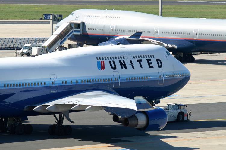 Почему потерпел неудачу трехмоторный вариант лайнера Boeing 747?