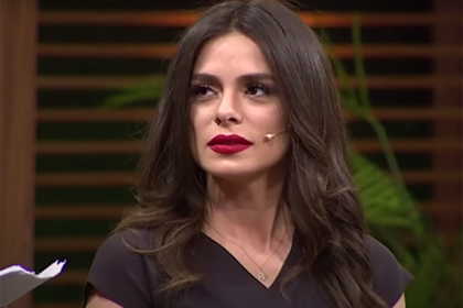 Özge Özpirinçci.