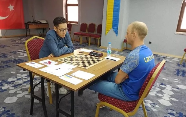 Украинец Аникеев выиграл ЧЕ-2021 по шашкам-64, обыграв двух россиян в решающих матчах