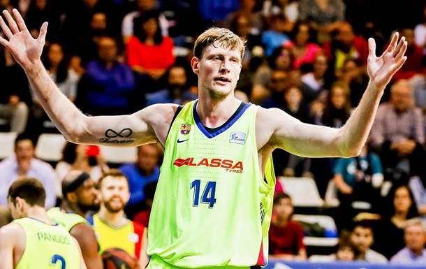 Украинец Пустовой покинул Барселону