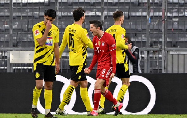 Хет-трик Левандовски принес Баварии волевую победу над Боруссией Д