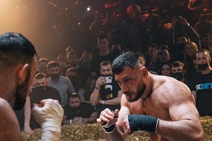 Гаджи Наврузов (справа)