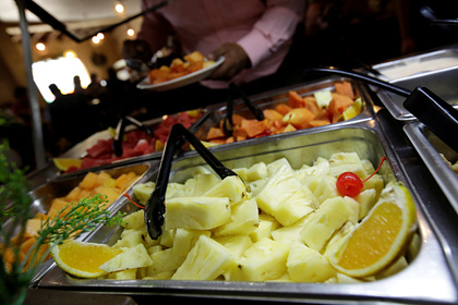 Шведский стол в отеле