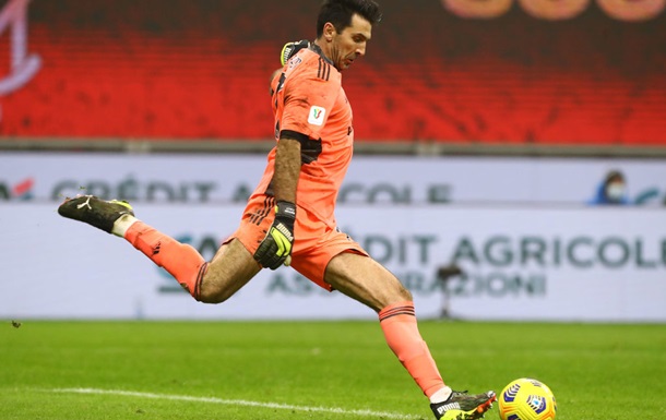 Буффон стал лучшим голкипером XXI века по версии IFFHS