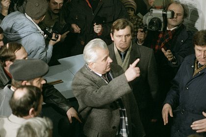 Первый президент Украины Леонид Кравчук (вцентре), 1991 год