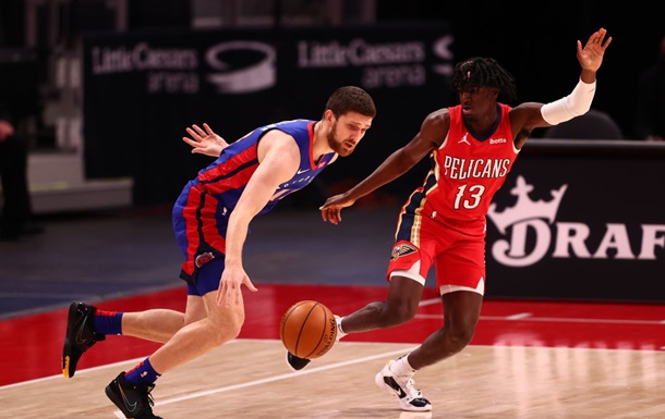 Михайлюк набрал 12 очков в проигранном матче Новому Орлеану