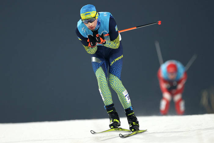 Дмитрий Мазурчук во время гонки в рамках лыжного двоеборья