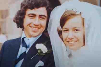 Айрин (справа)