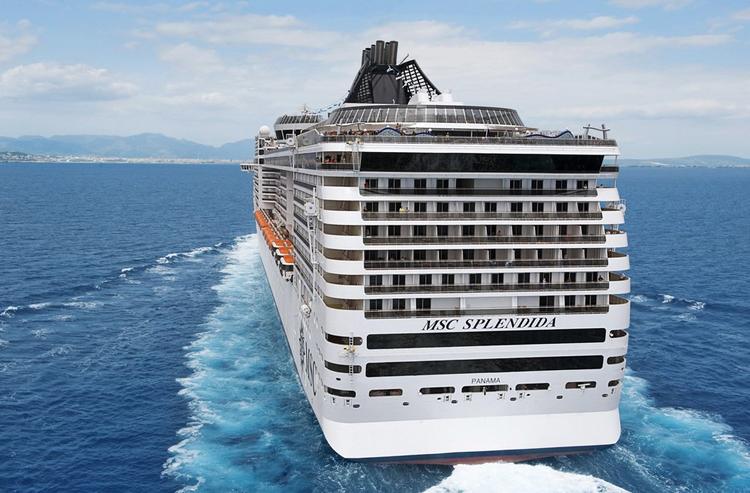 Круизный лайнер MSC Splendida встретили в Саудовской Аравии