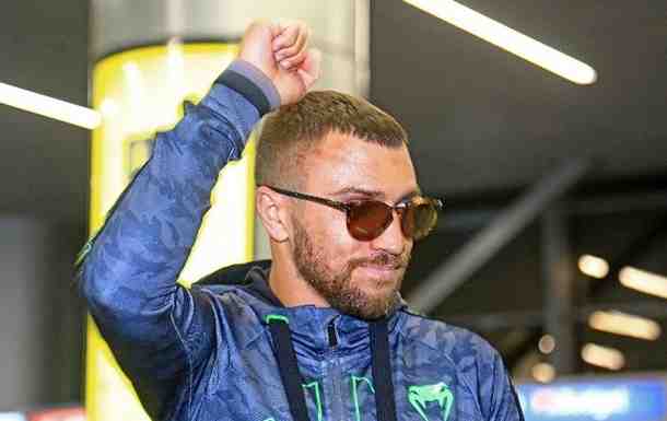 Я вернулся: Ломаченко прилетел в США