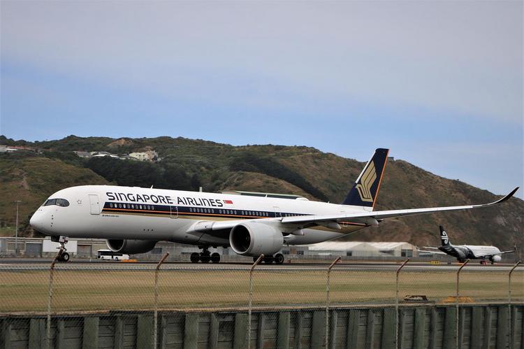 Singapore Airlines все-таки откажутся от требования носить маски в самолетах