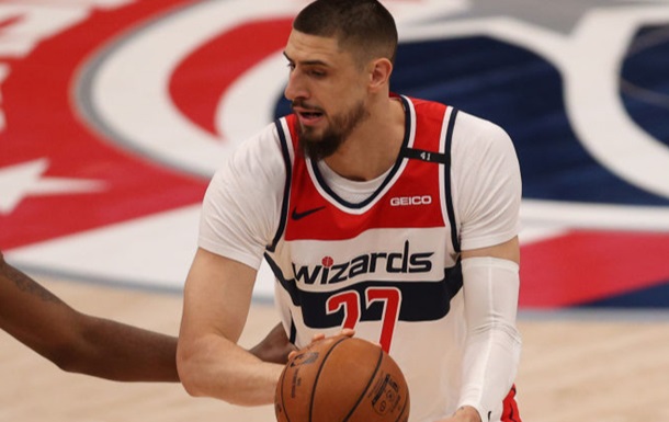 Лень набрал 14 очков, но не спас Вашингтон от поражения