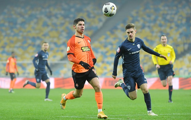 Минай все же вышел на поле и играет против Шахтера