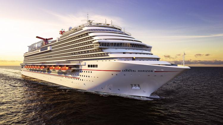 Семь круизных лайнеров компании Carnival впервые встретились в море