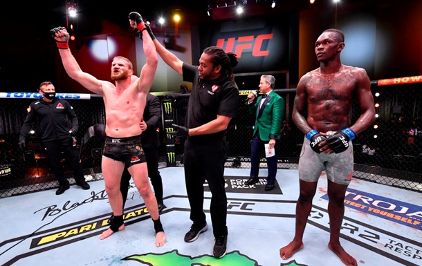 Блахович одержал победу над Адесаньей на UFC 259