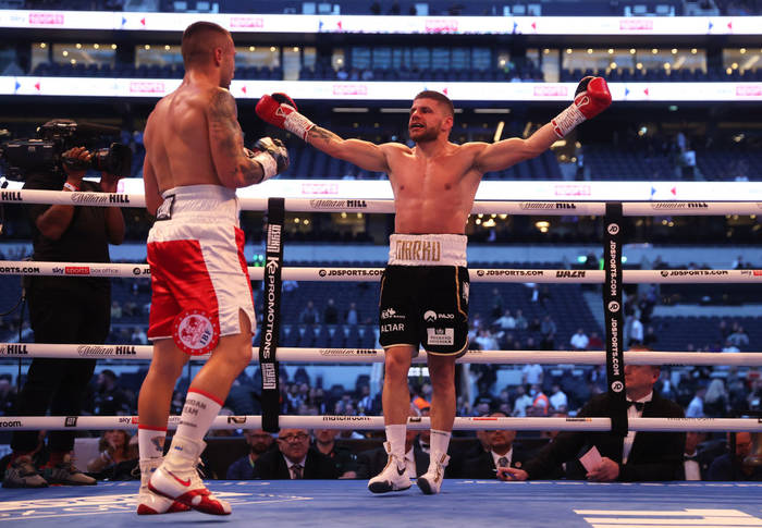 Максим Продан в бою против Флориана Марку