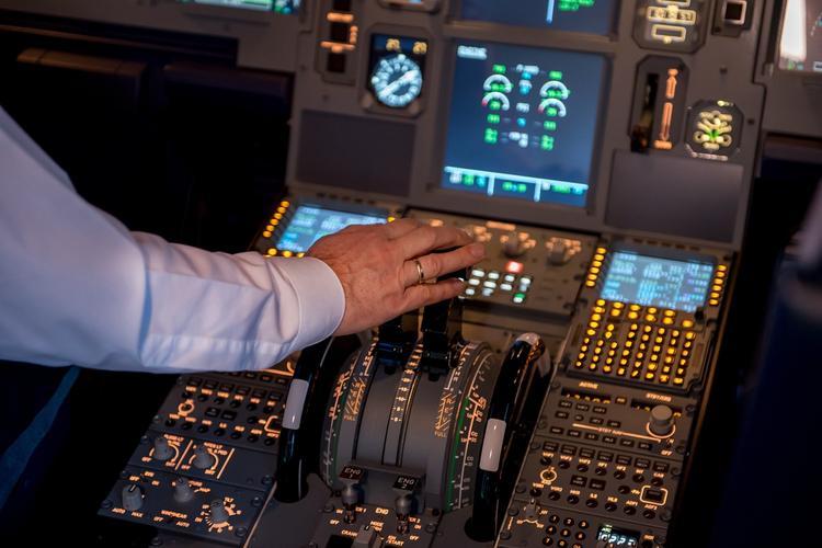 British Airways запретила стюардессам размещать в соцсетях рабочие фото